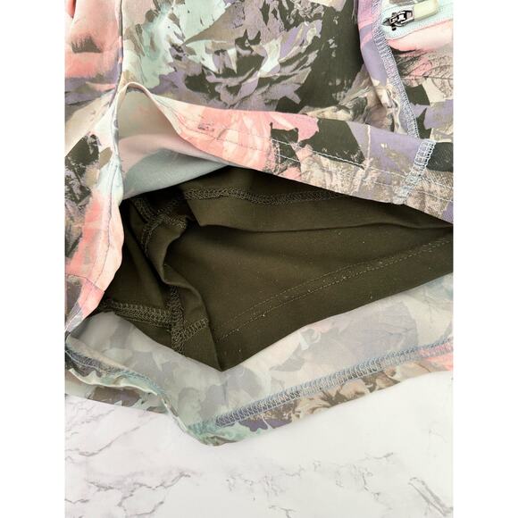 Fabletics XS Women's Floral Print Athletic Shorts with Pockets Green Pink Lined - Picture 3 of 5